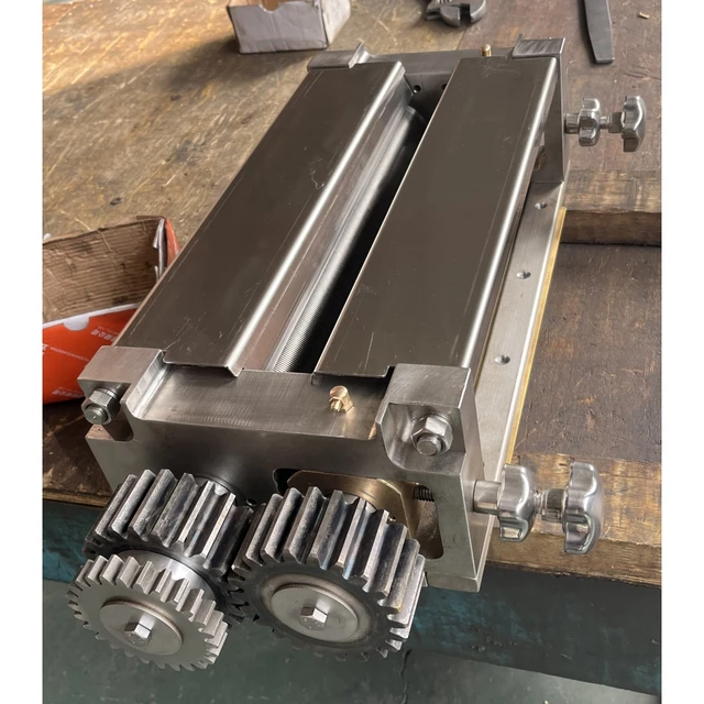 Manufacturer Brass Customized Durable Surimi Cutter for Crab Meat Fish Processing Factory 5