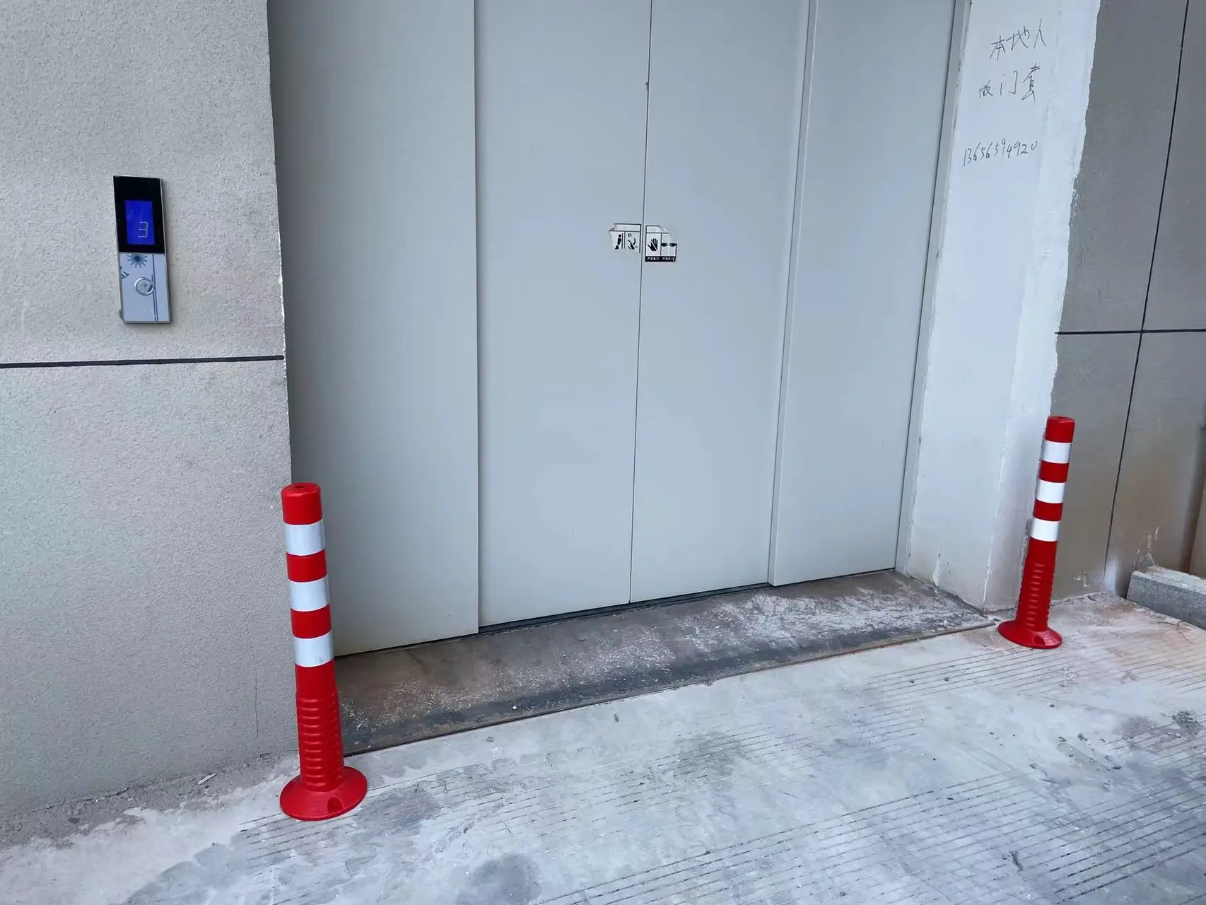 Wholesale PU Flexible Height Traffic Warning Sign Post Reflective Traffic Sign Post supplier