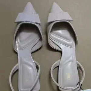 2026 New Luxurious Model Women's Flat Shoes Outdoor Anti-Slip All Seasons Daily Wear Including Sandals