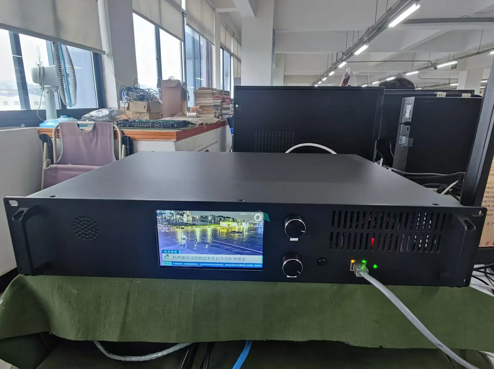 New Big Display DSM2500C 32 in 1 IP to Analog  PAL/NTSC Modulator to Watching Tv with Osd Insertion CC/subtitle/teletext