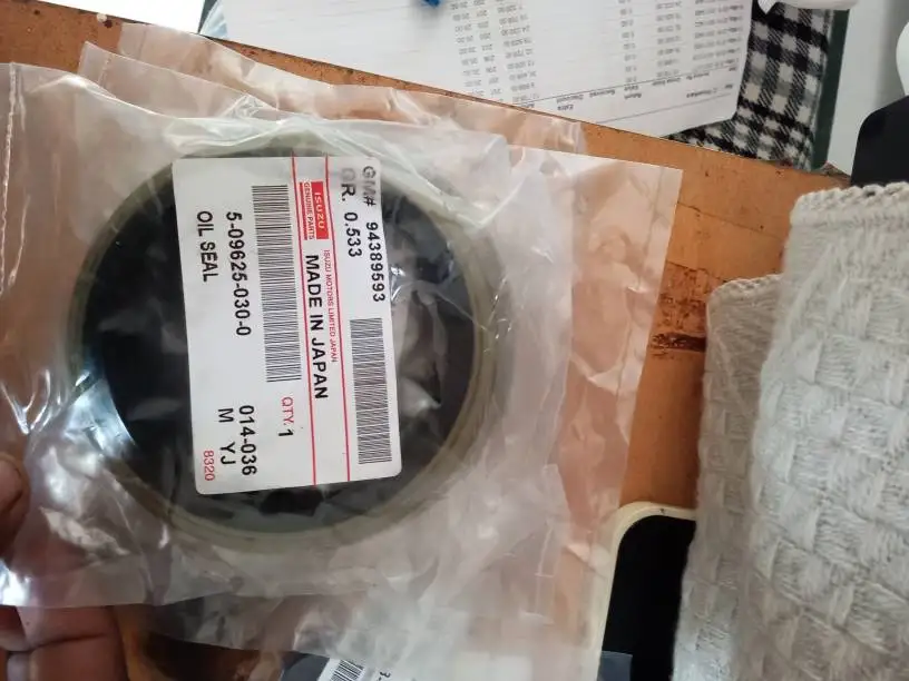 Automotive Oil Seal 76*102*12/22 TAY for ISUZU Auto Parts