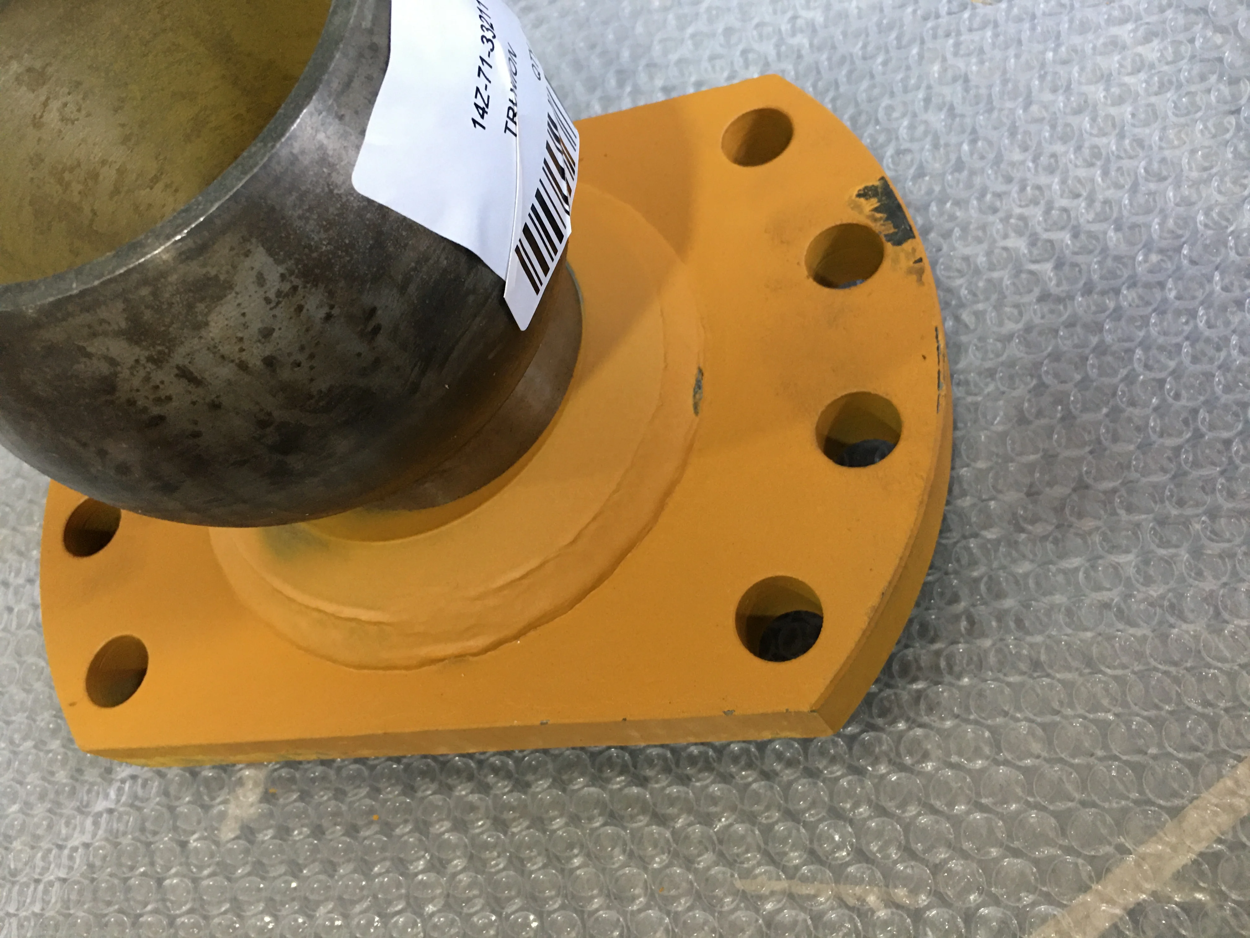 Trunnion for D65PX-12, D85ESS-2, D65E-12 Bulldozers