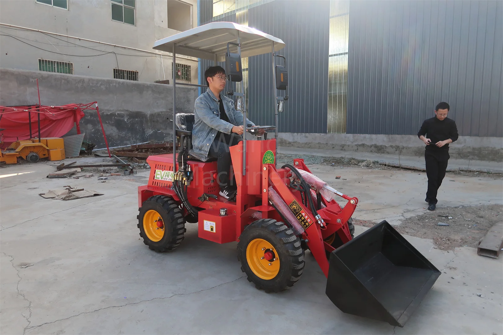 JINWANG Small 4 Wheel Mini Wheel Loader 400kg Compact Wheel Loader Heavy Machinery Loader