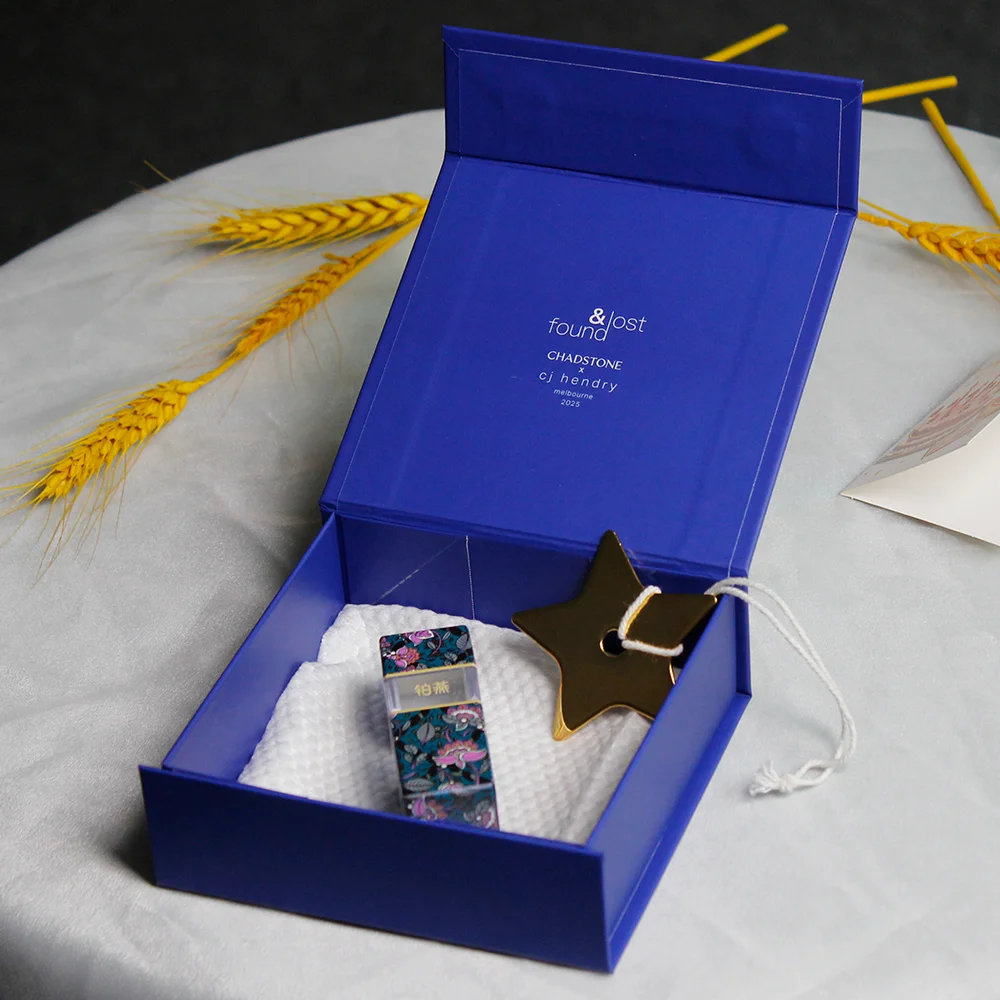 Premium Cosmetic Packaging Box Luxury Rigid Magnetic Make up Lipstick Wrap Cardboard Fold Perfume Paper Packaging Box with logo