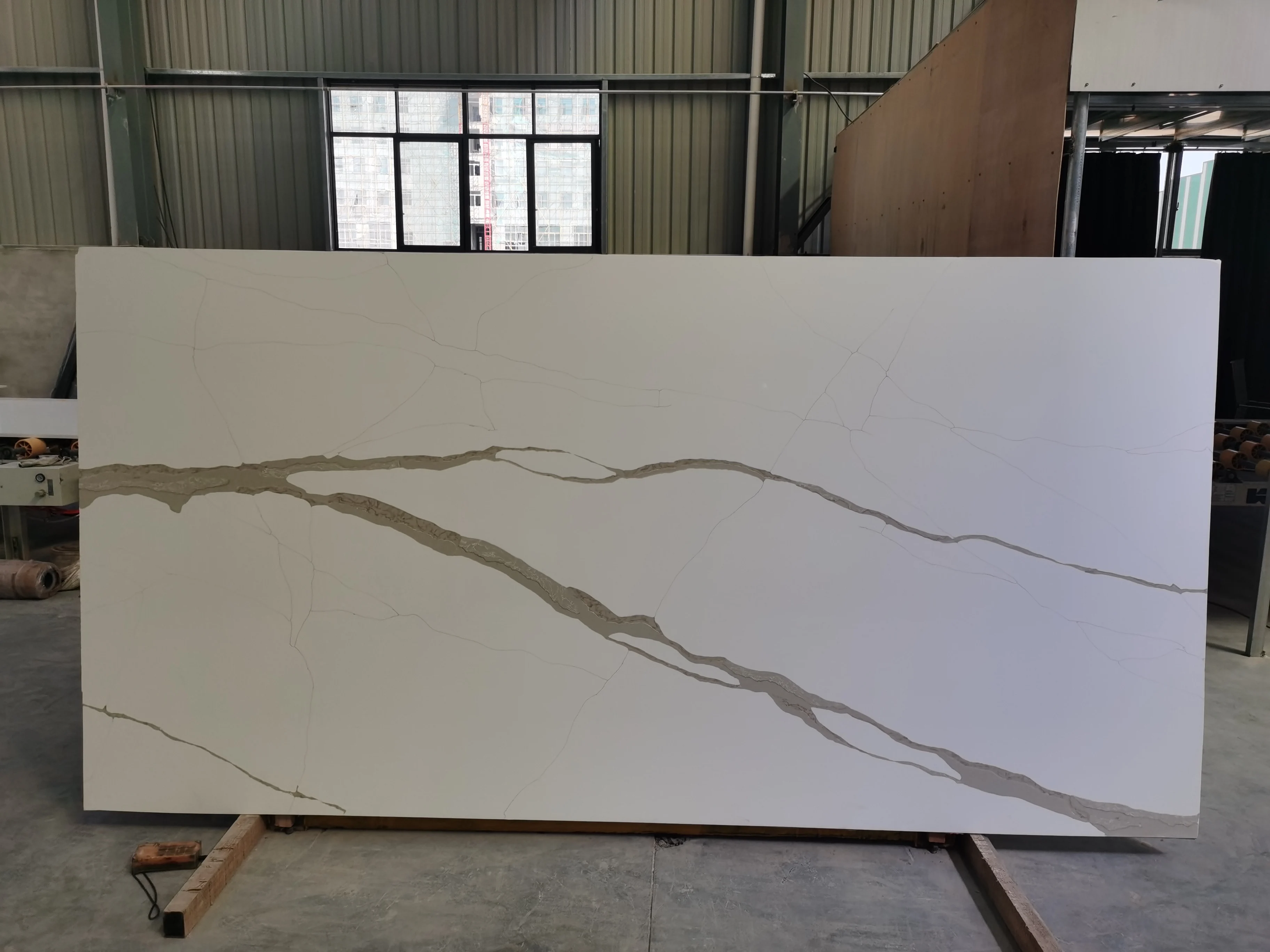 Artificial Royal Gold Quartz Stone Sheet Calacatta Gold Quartz Slabs for Countertops Kitchen Hotel