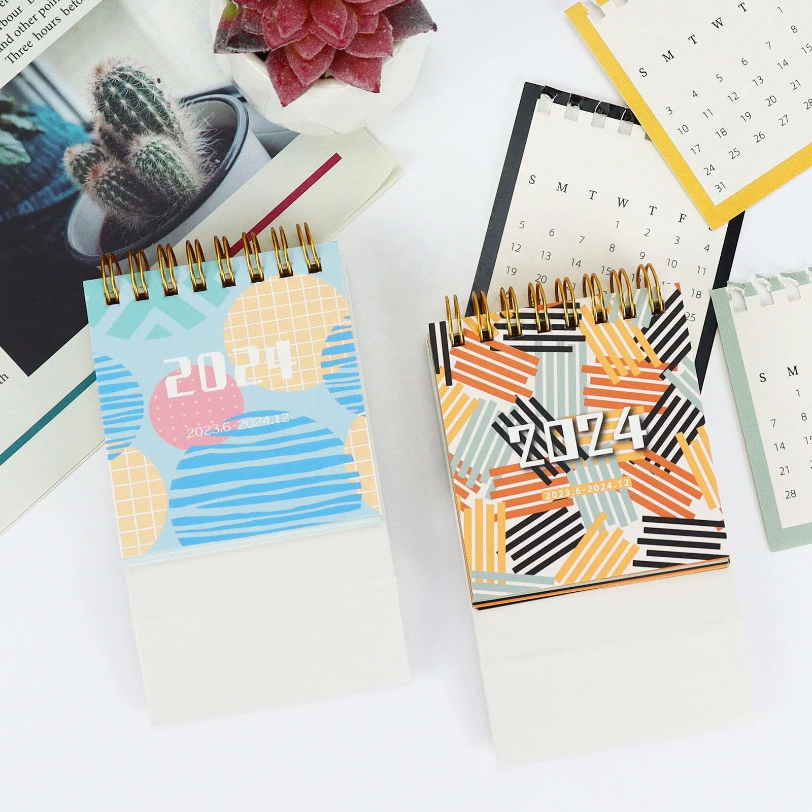 2024 новый продукт оптовая продажа ежемесячных настенных календарей на заказ Cmyk, полный цвет, настольный календарь 365 дней, настольный календарь для печати