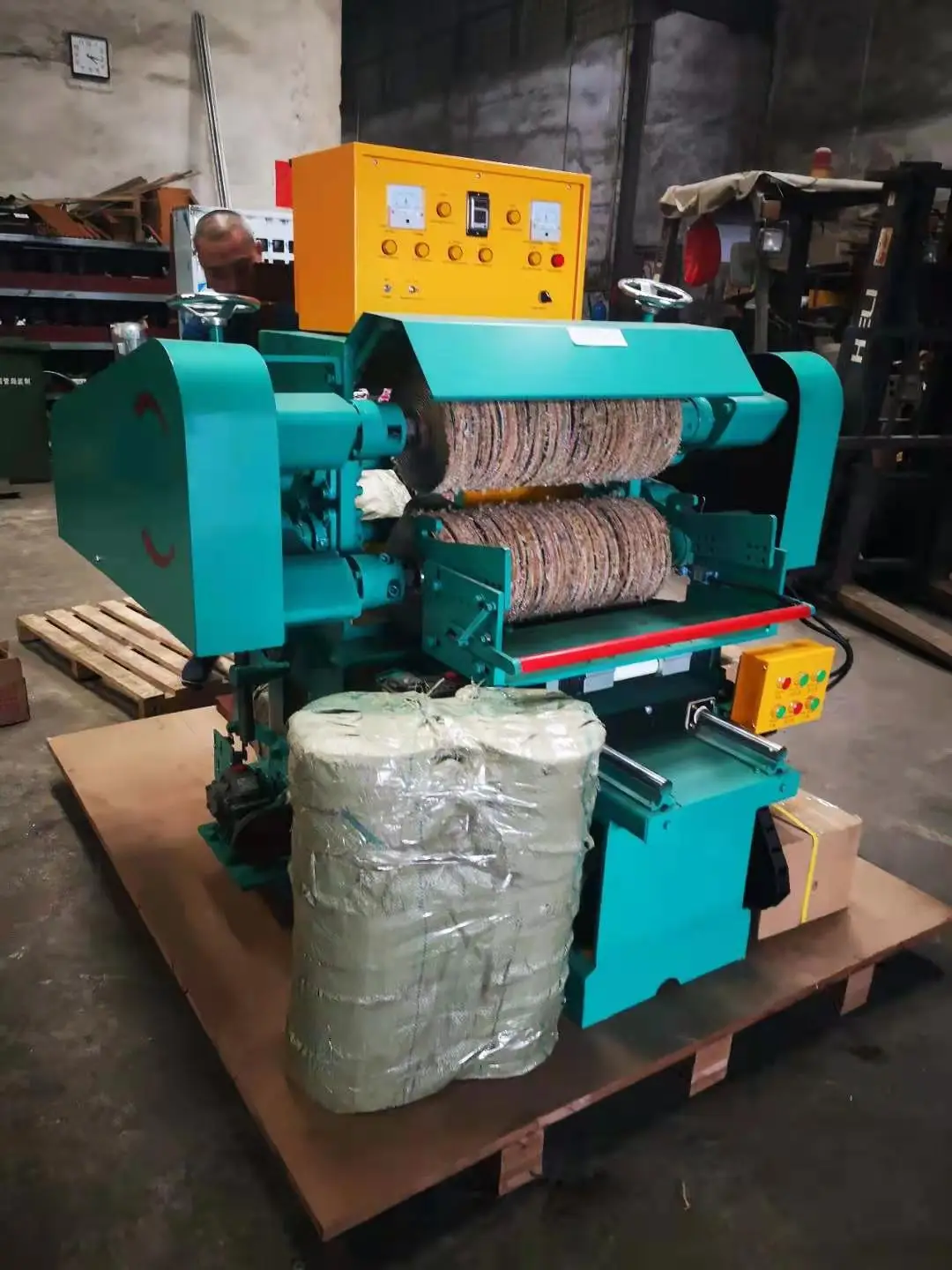 Ss Cutlery Polishing Machine For Forks And Spoons Automatic Polishing Grinding With Buffing