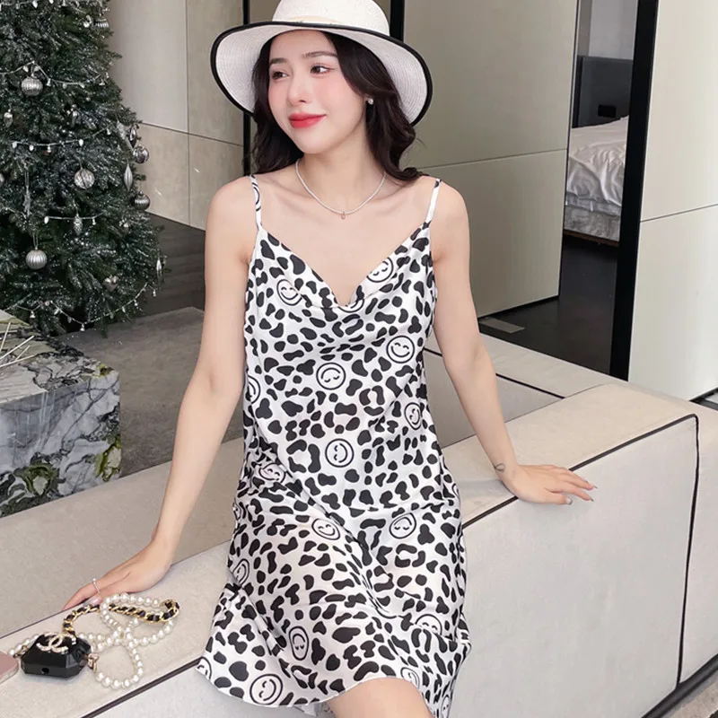 Samwestart Custom Design Comfortable Silk Satin Sexy Fat Women Sleepwear Sexy Pajama Set for Women Hot Sexy Night Sexy Bedroom