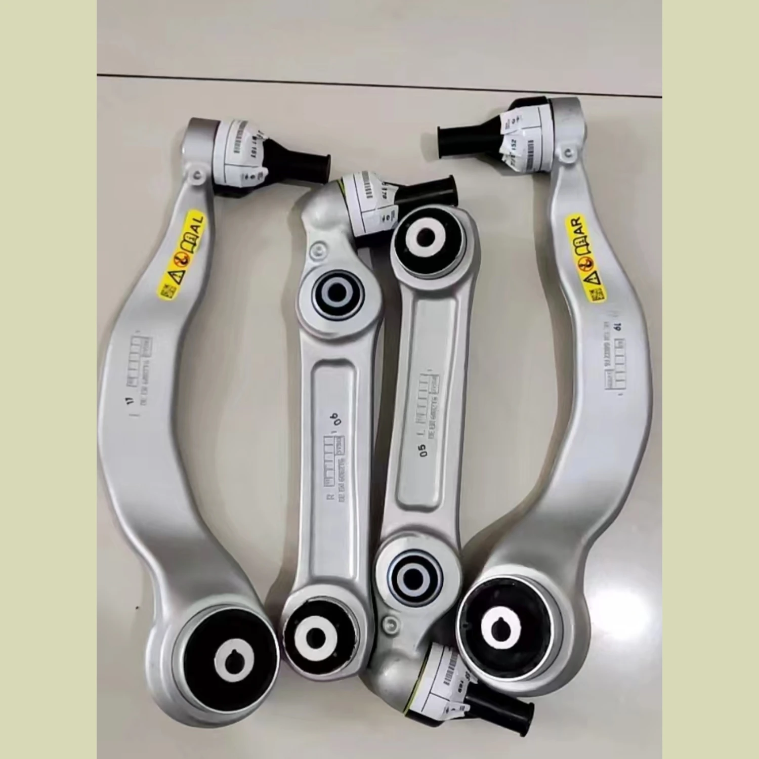 BMW 3シリーズ E92 E93 ノーマルサス フロント用 左右セット SACHS ショックアブソーバー ザックス ダンパー 正規品 311 403 / 311 404 4PCS フロントサスペンションコントロールアームキット と互換性がある