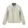 เสื้อแจ็คเก็ตสีเทาอ่อน