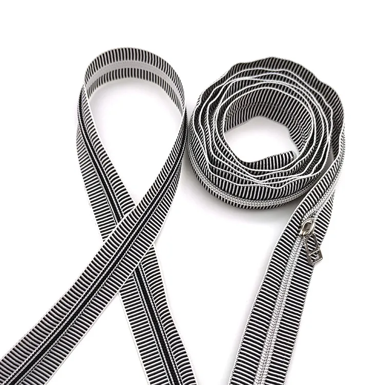 YYX Gradient Colors Size 5 Nylon Stripe Zipper Teeth Roll De China Recyclable Nylon Zippers