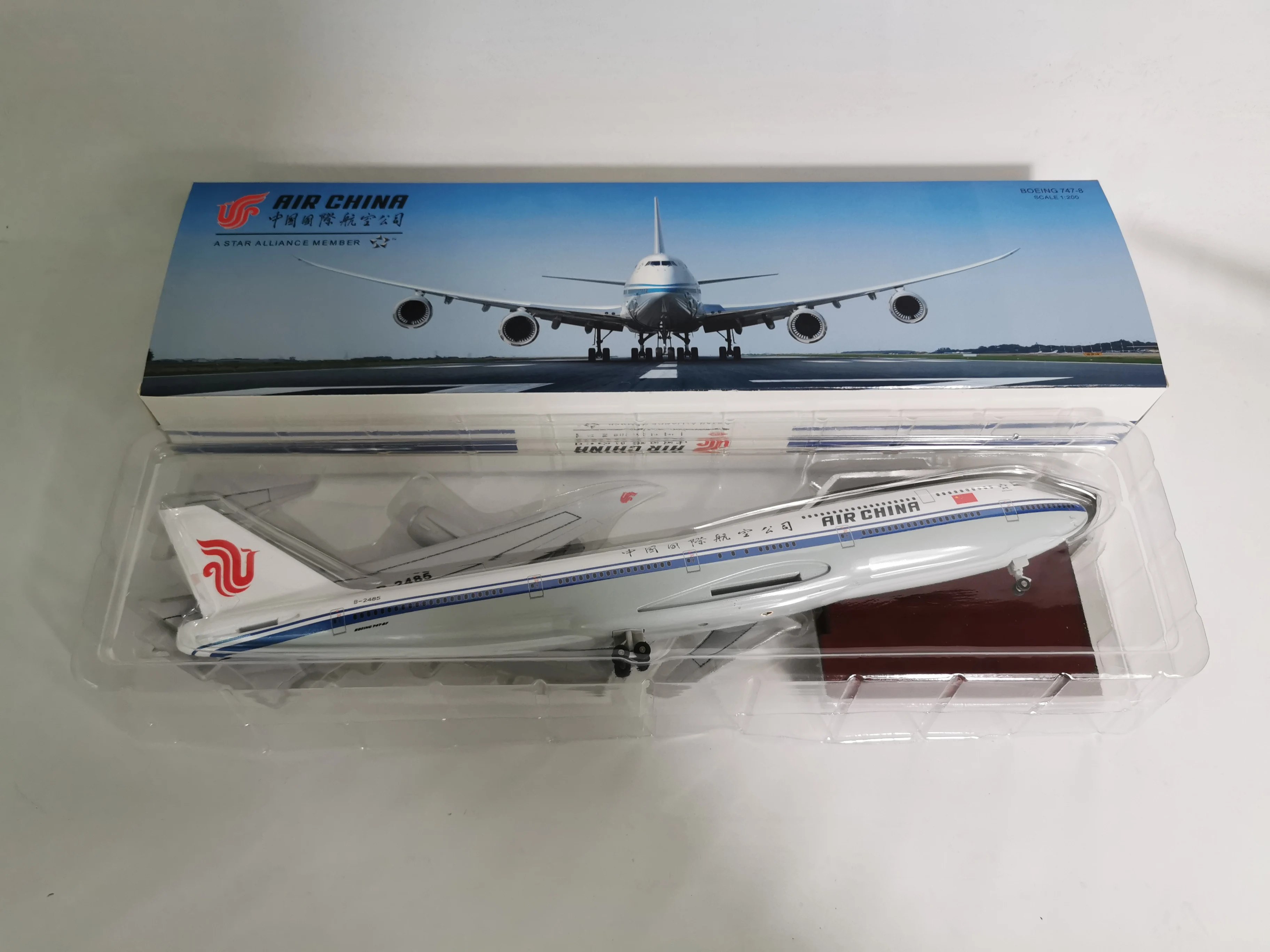 AIRPLANE MODEL B747-8 SCALE 1:200 MODEL AIRCRAFT AIR CHINA