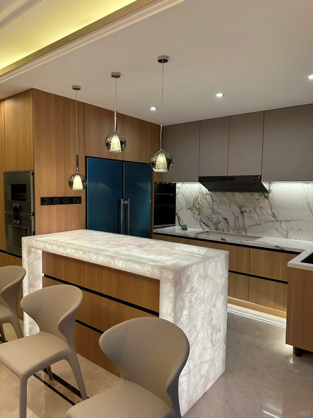 Natural Crystal White Onyx Slab Kitchen Translucent Countertop Interior Design Backlit Led Lighted Crystal White Onyx Countertop