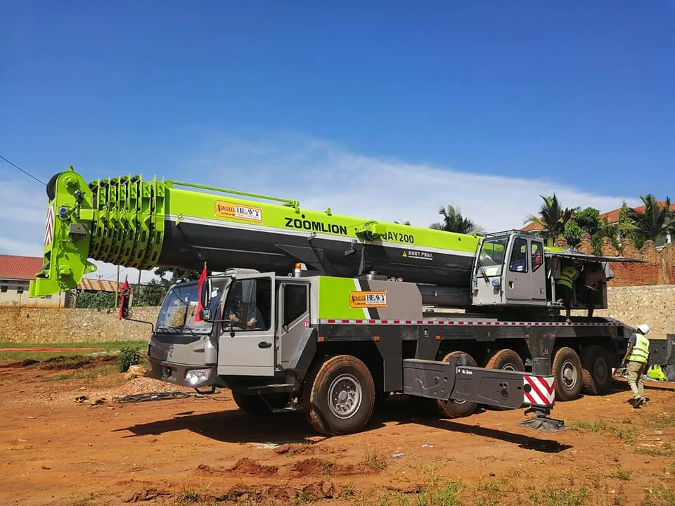 ZOOMLION QAY200 200 ton All Terrain Rough Terrain crane pick up mobile hydraulic truck crane for sale