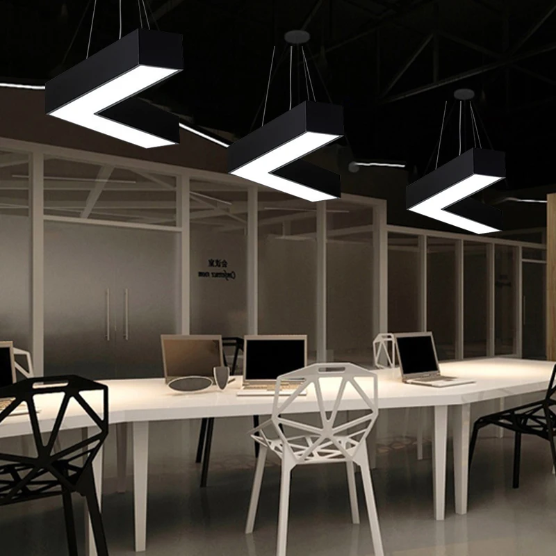 Lampe décorative en fer à LED en forme de flèche en V, respectueuse des yeux, pour bureaux, salles de sport, couloirs, cybercafés, centres commerciaux et magasins – style industriel, forme irrégulière