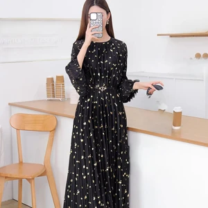 Mid-length Pleated Dress Wholesale - Comfortable Round-neck Short-sleeved Large-size Dress in Stock