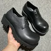 À lacets