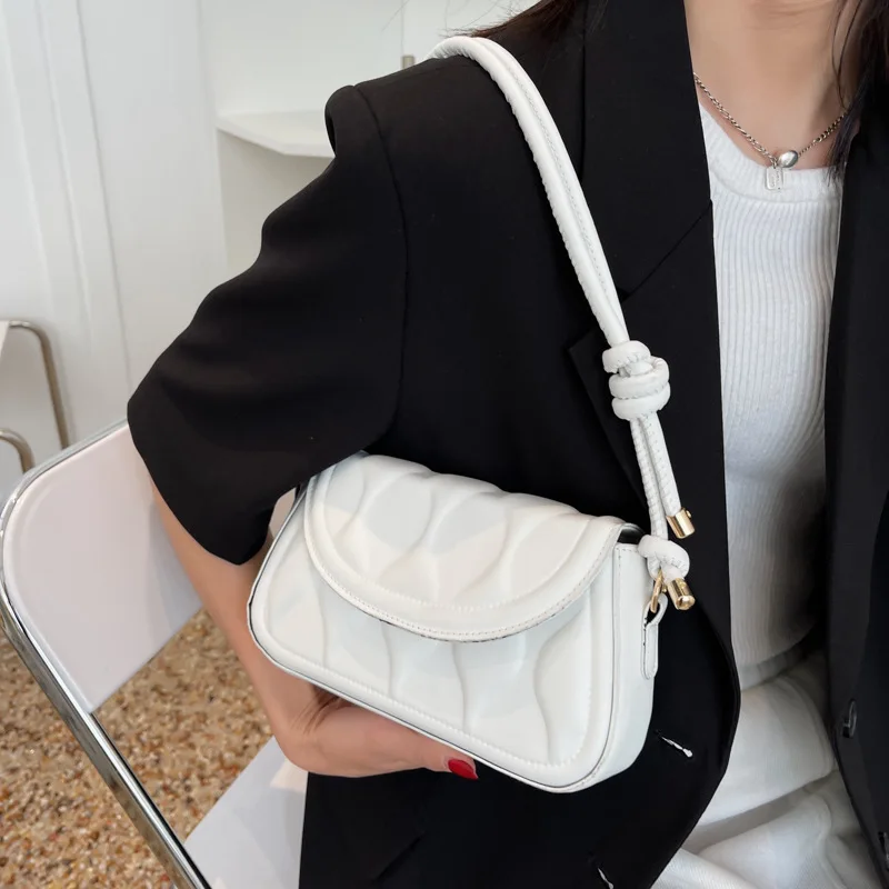 Spring Retro Handbag 2023 New Messenger Bag Texture Fashion Shoulder