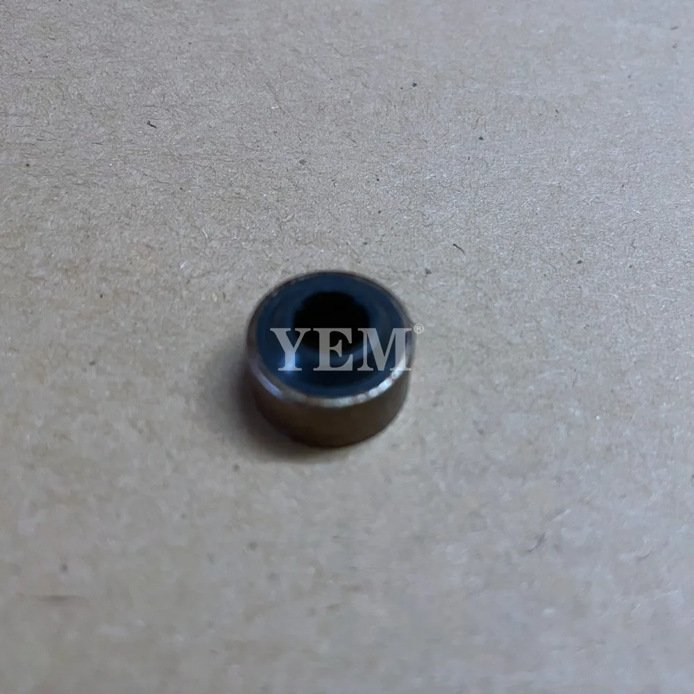 China Supplier D1105 Valve Oil Seal for Kubota