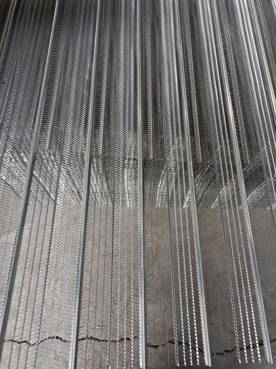 Metal Rib Lathon Galvanized Expanded Metal Rib Lath 2200mm for Construction Metal ...