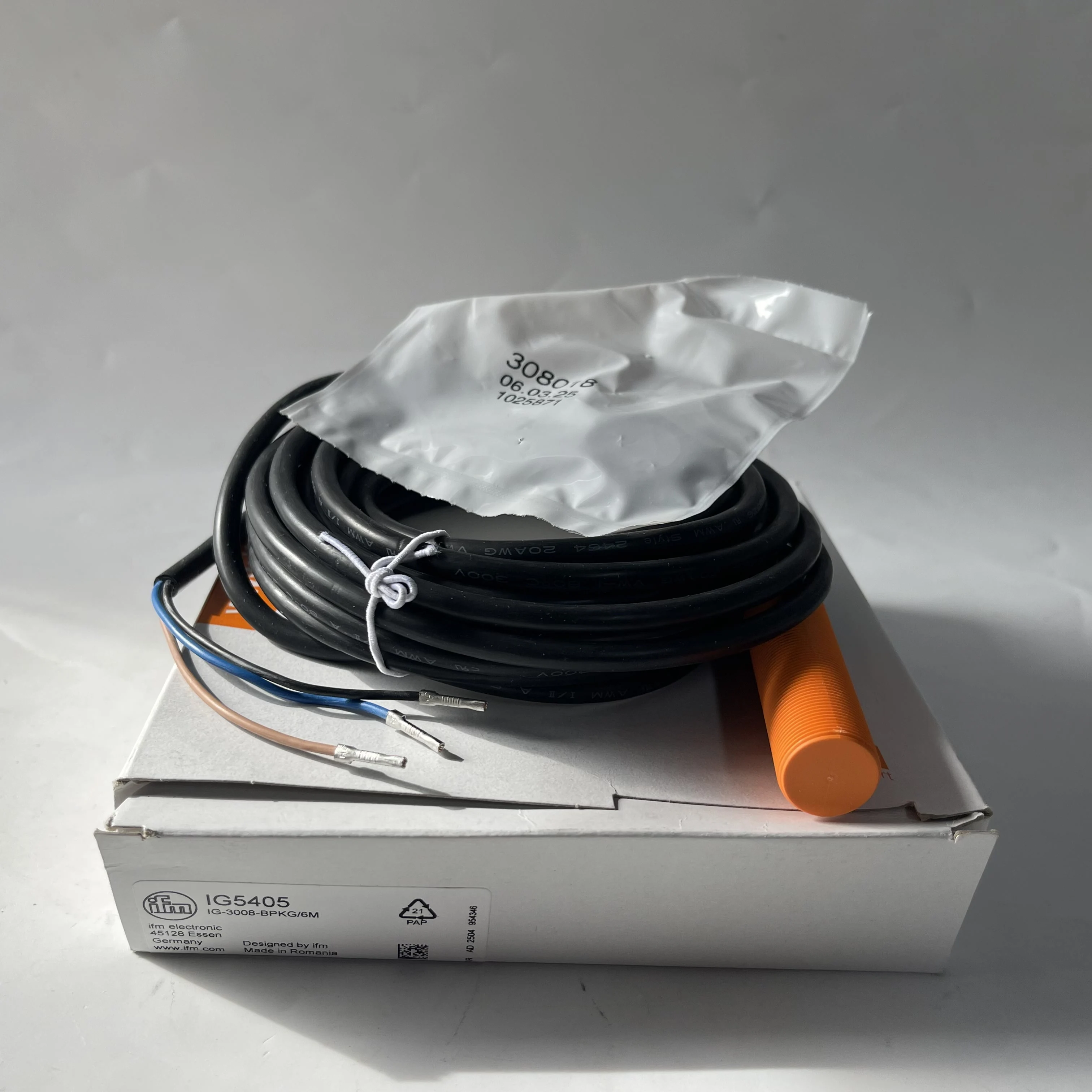 IFM Inductive Proximity Sensor IG5405 IG-3008-BPKG/6M 