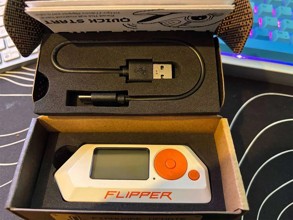 美品　FLIPPER ZERO フリッパーゼロ Flipper Zero - Hacker Warehouse