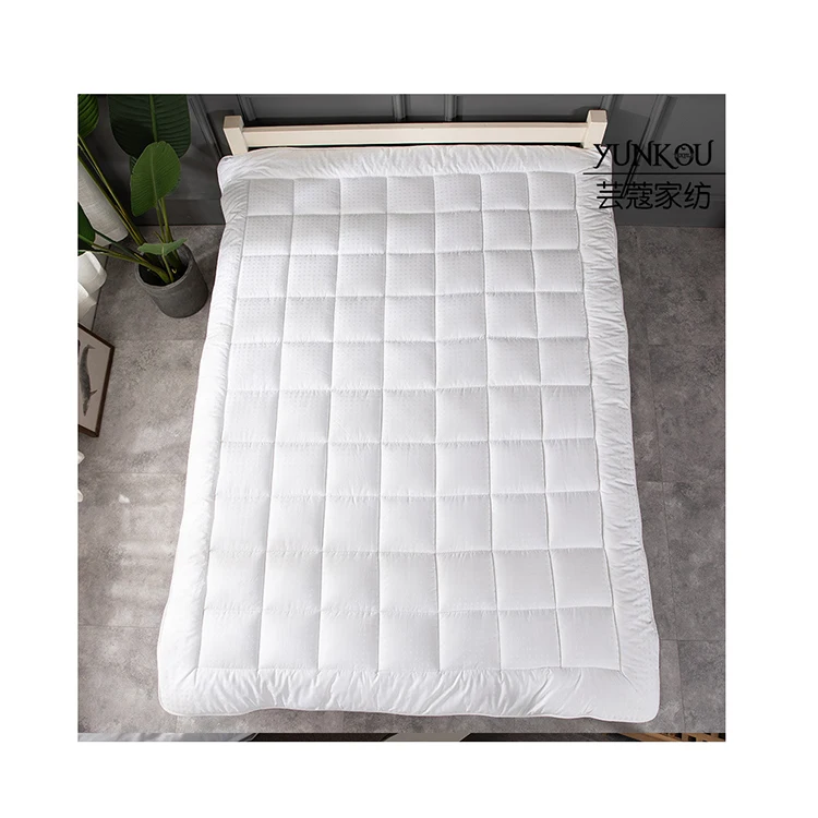 Breathable Mattress Protector Waterproof Bed Bug Mattress Cover