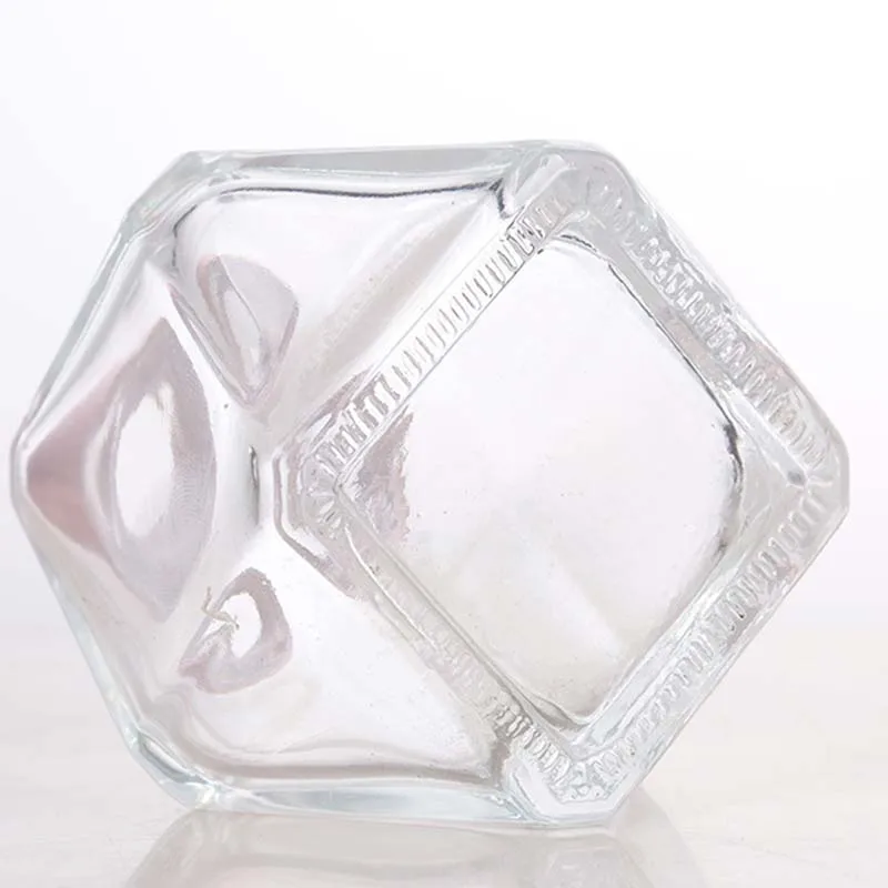 Wholesale 100ml 200ml Refillable Polyhedral Empty Aroma Reed Diffuser Bottle Luxury Packaging with Stick