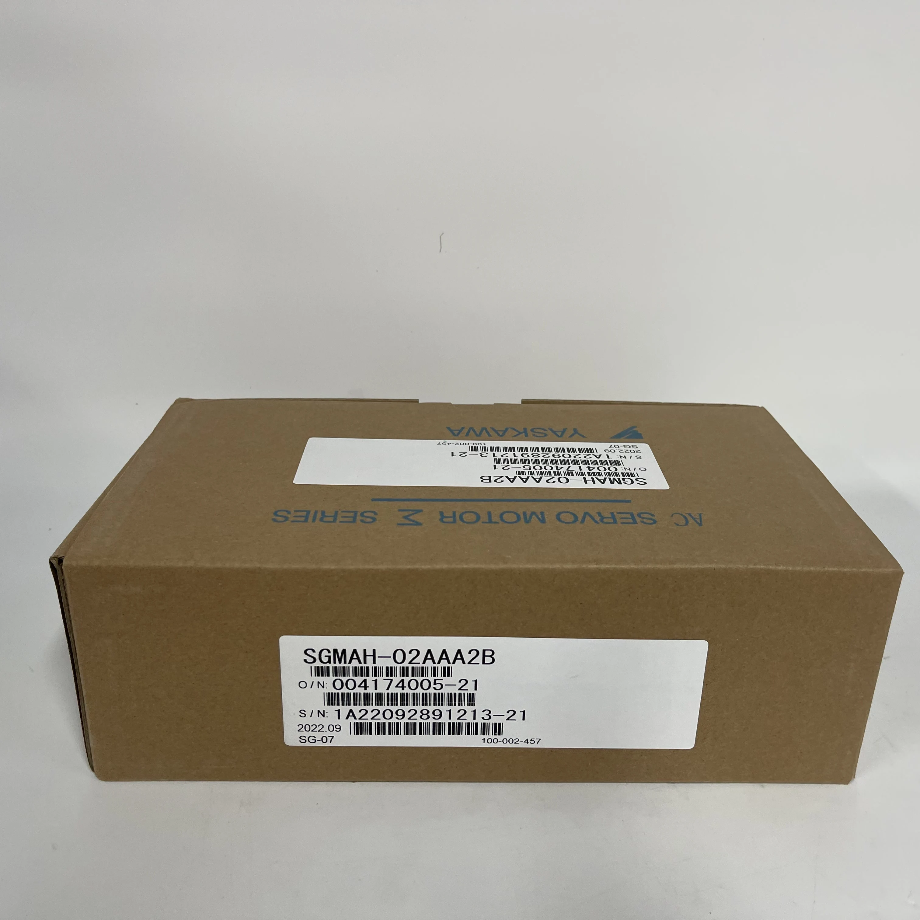 YASKAWA AC Servo Motor SGMAH-02AAA2B YASKAWA AC Servo Motor SGMAH-02AAA2B