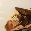 R07 gold