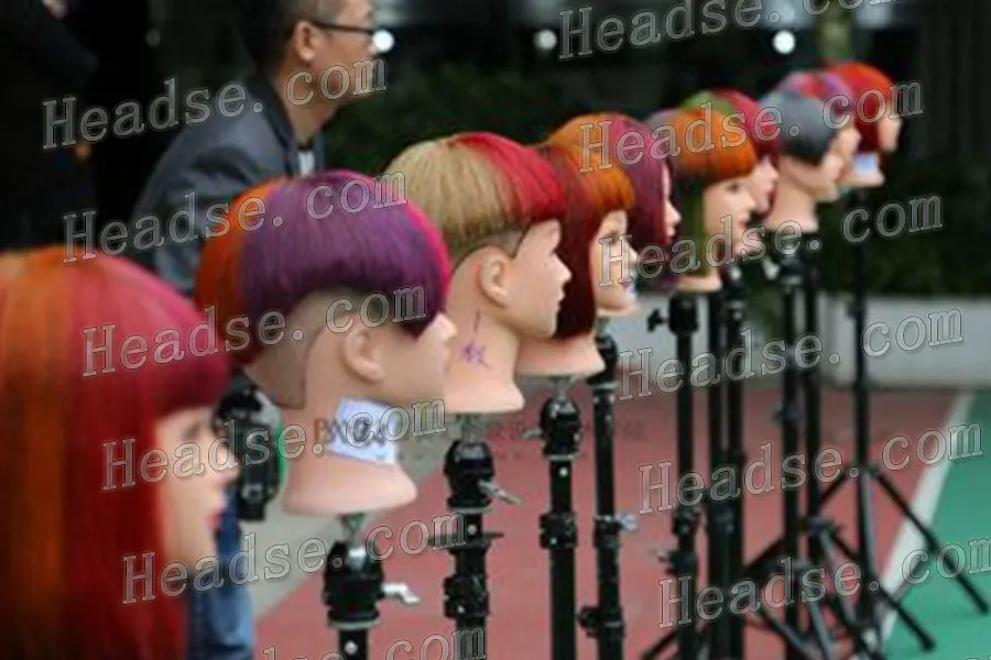Hair salon practice hair dyeing mannequin head