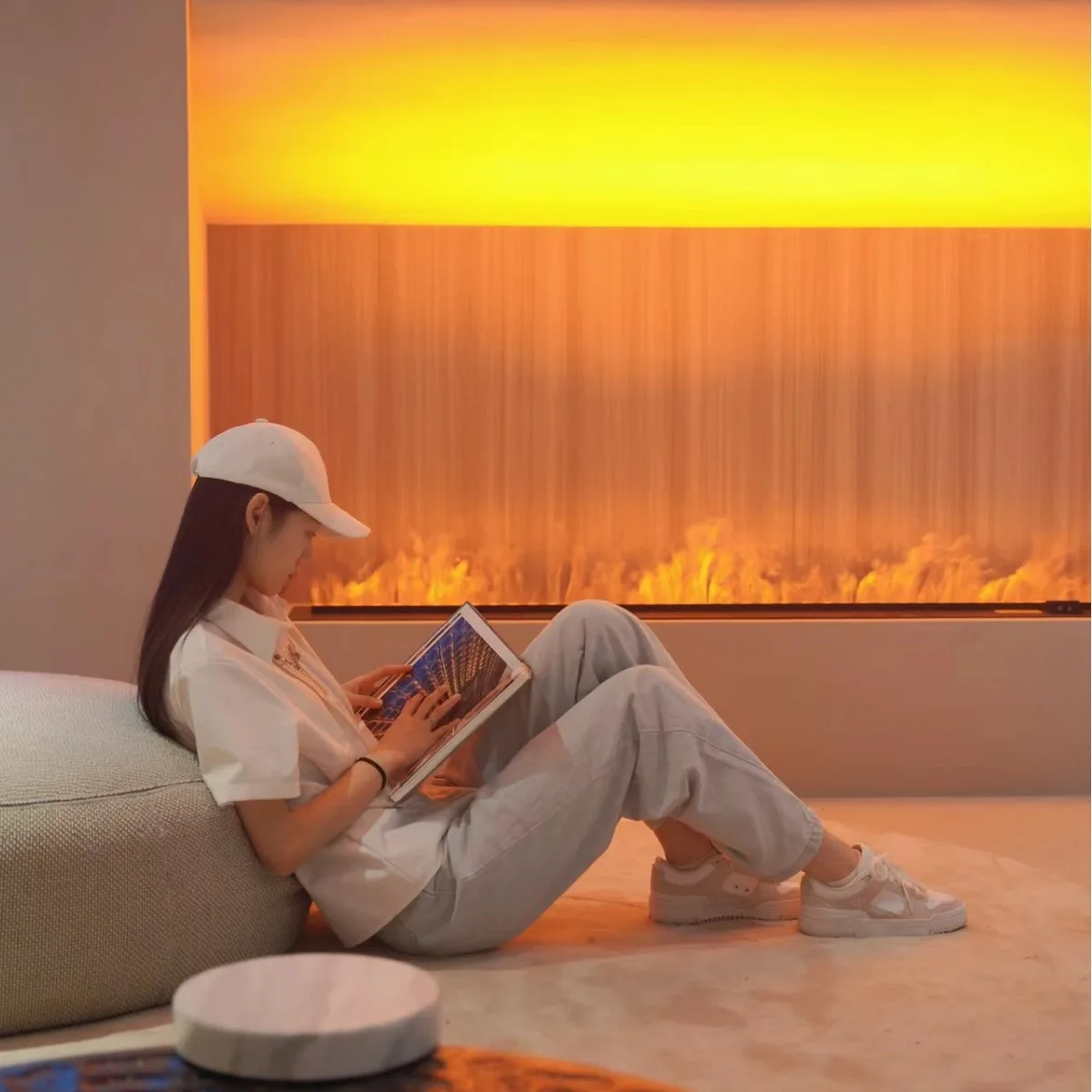 2024 Customized Freestanding Realistic 3D Flame Led Mist Fireplace Remote Control Water Vapor Steam Electric Fireplace