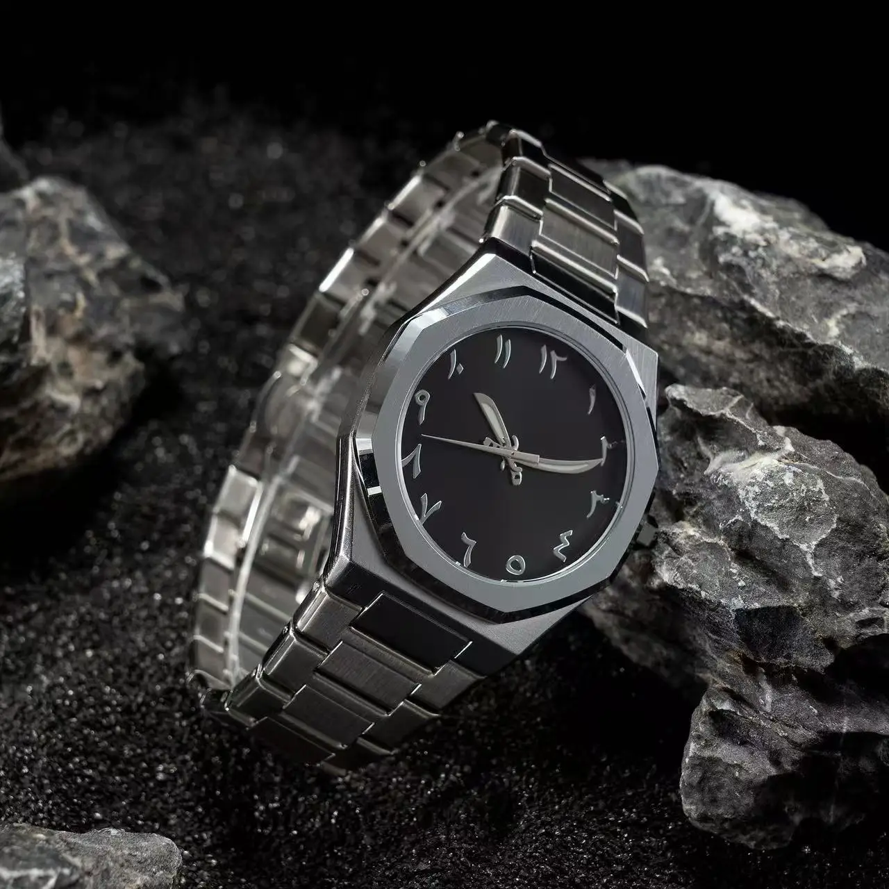The new stylish scythe watch ultra-thin men's watch steel band quartz watch is a bestseller