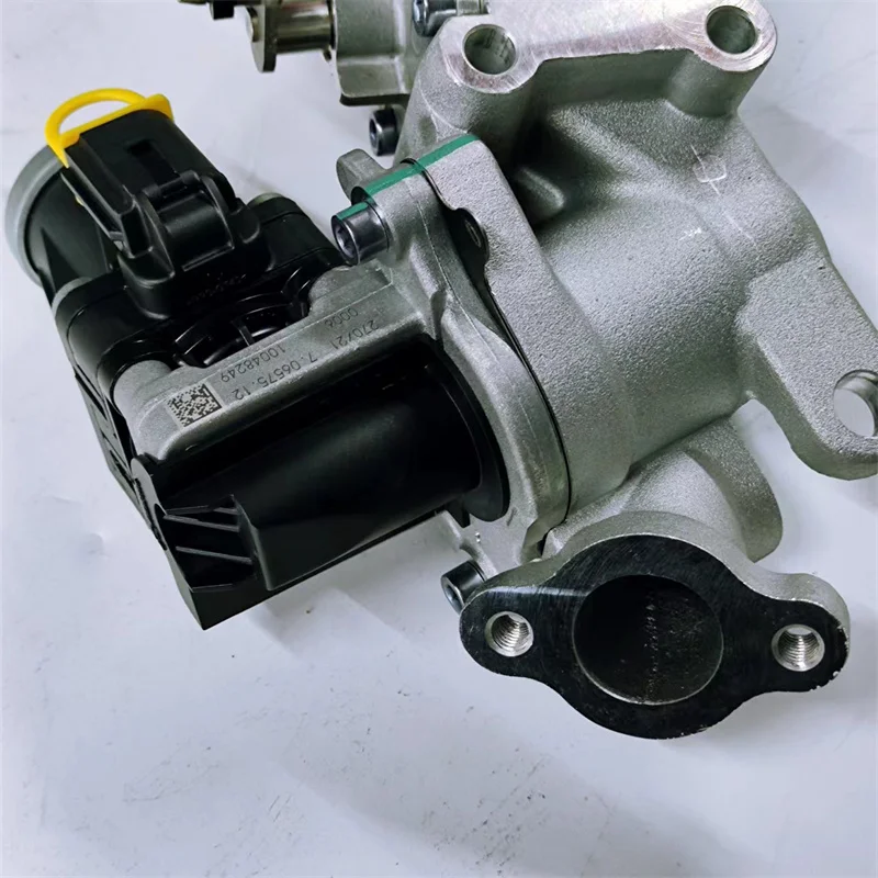 Auto Spare Parts Engine Cooler System EGR Valve Assembly Kit Cooler for SAIC Maxus G10 OEM 10168962