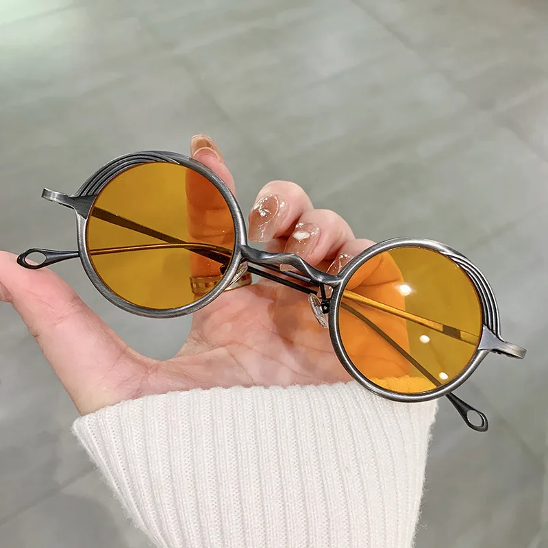 Fashionable Retro Style Small Round Metal Frame Glasses  display picture 1