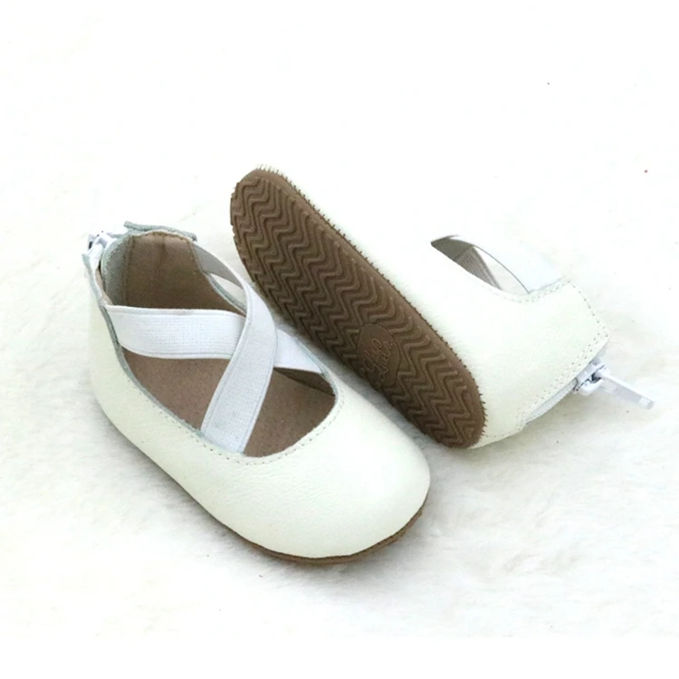 
 Лидер продаж, балетки для девочек белого цвета из замши и текстурированной кожи  