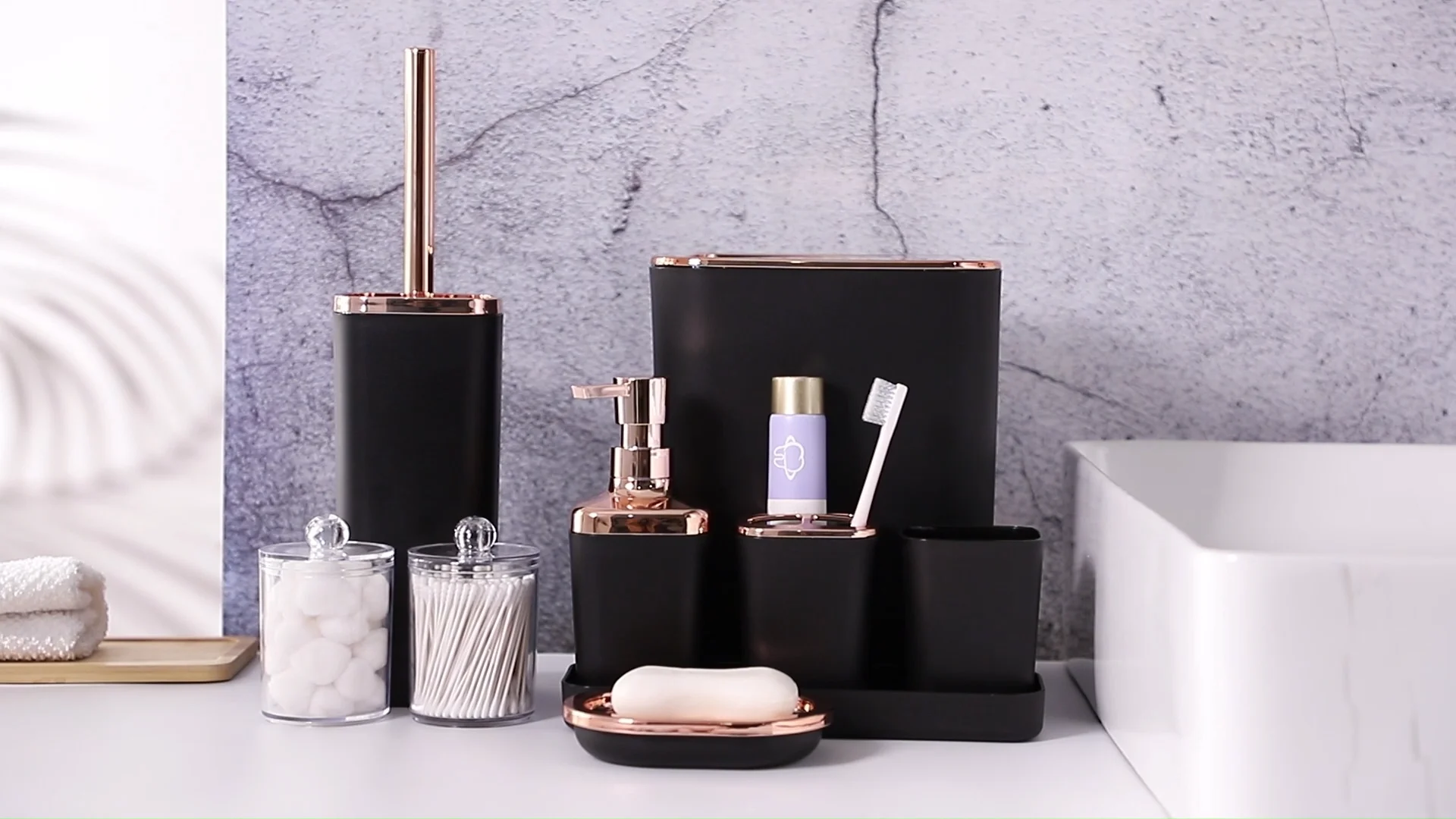 Luxury Europe Plastic Toilet Bathroom Accessories Set 6 Piece Metal