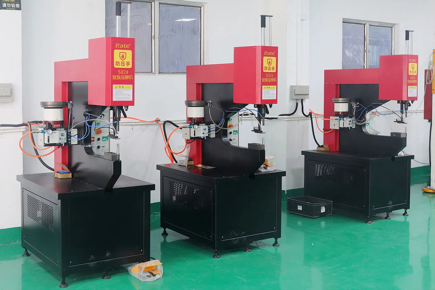 Outdoor Smart Lock Box Safety Wall Mount Hang Car Window Lock Box For