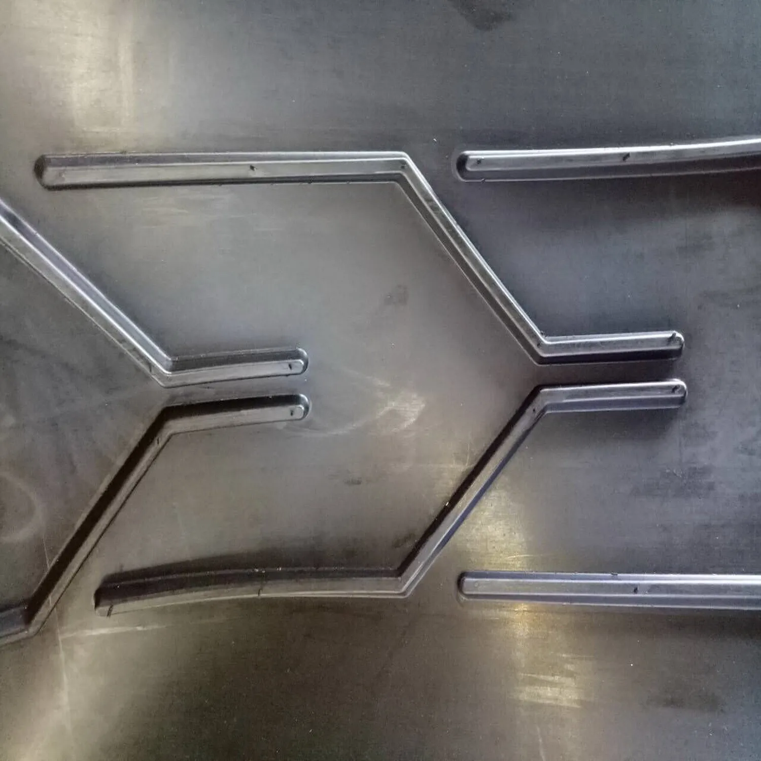 Customized EP Rubber 400 4 Layered Width 1000mm Seamless Figured Chevron Pattern Portable Conveyor Belt for Sand and Gravel