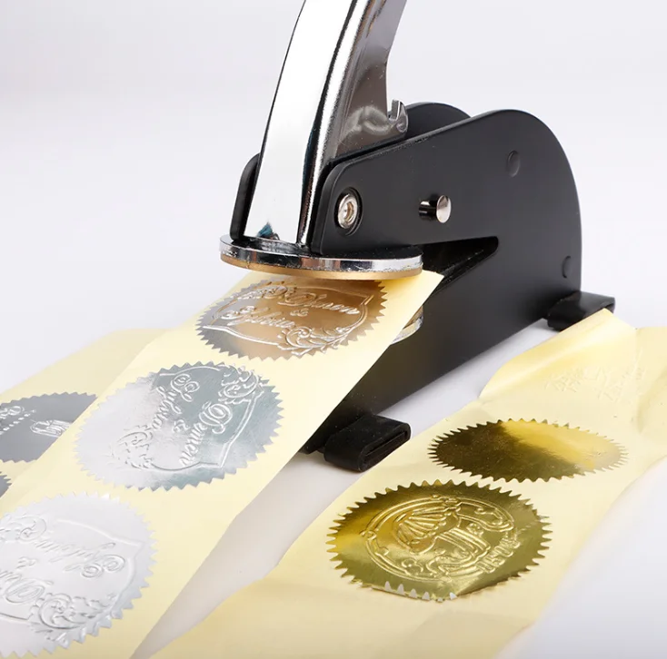 Наклейка с тиснением