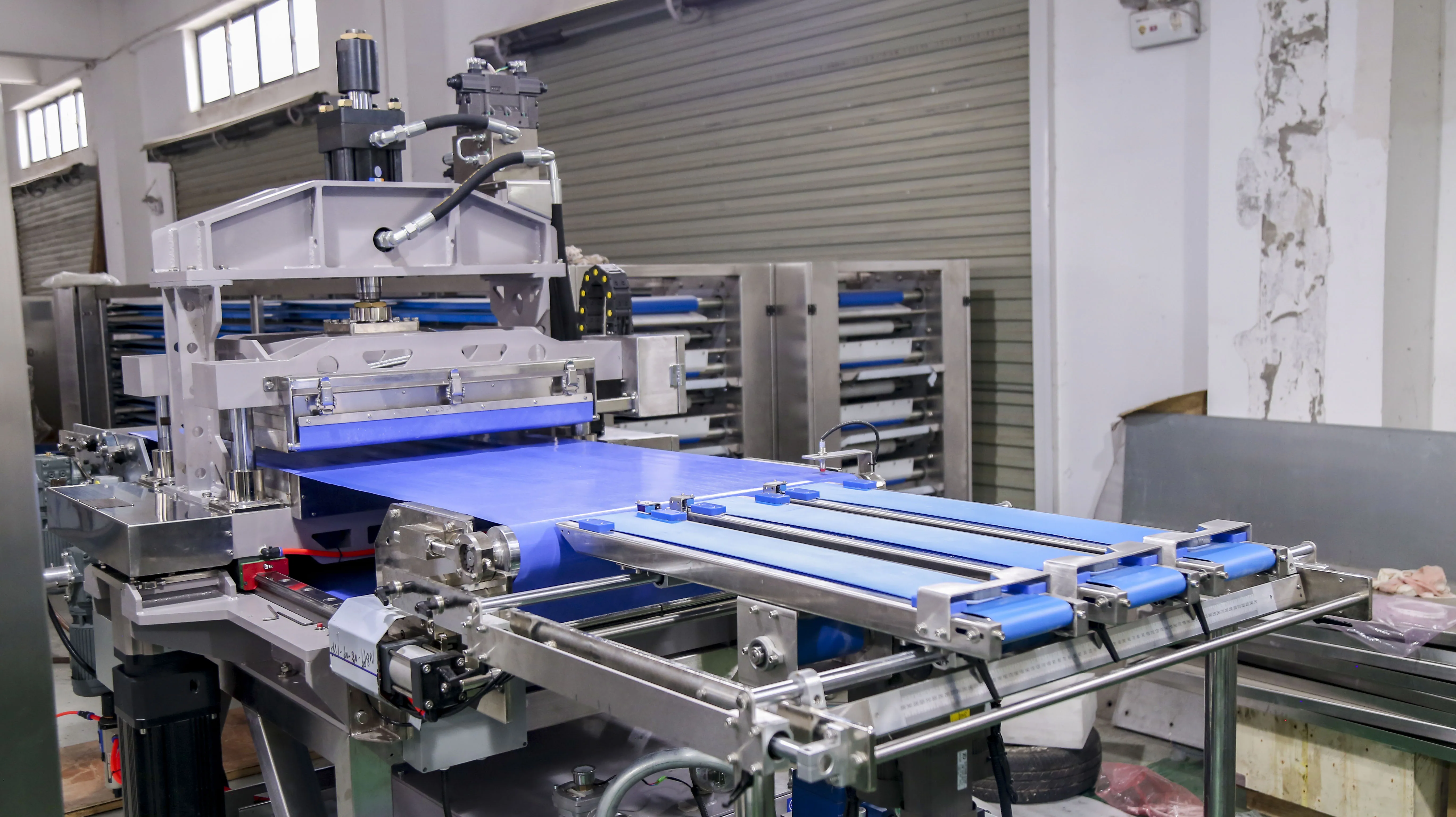 Commercial Hydraulic 8200 pcs/h Tortilla Pressing Machine microcomputer control