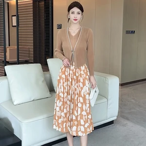 Wholesale of Elegant Plus-size Dress From a Manufacturer Comfortable and Casual Pleated Dress Made of Elastic Fabric