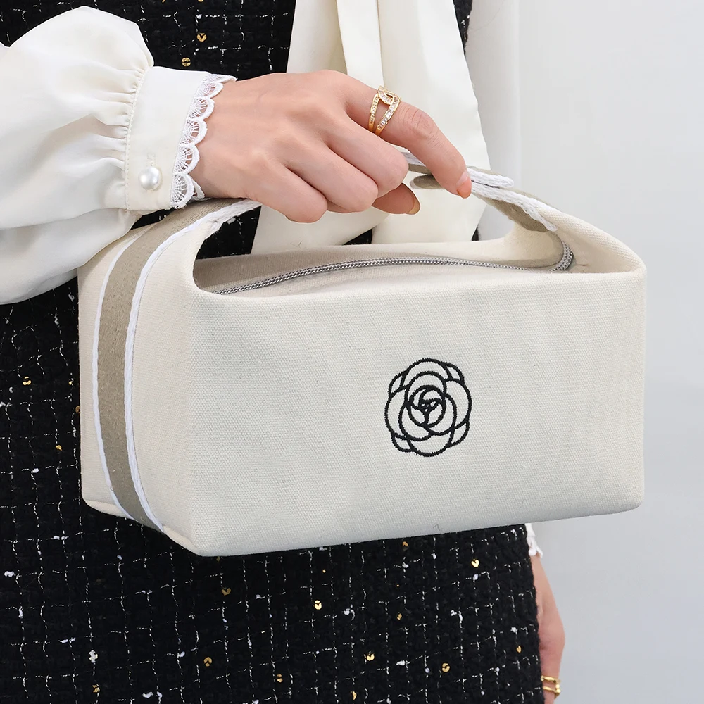Wholesale Luxury Cosmetic Bag Portable Durable Canvas Handheld Travel Makeup Bag Zipper Lipstick Toiletry Pouch Bag for Women