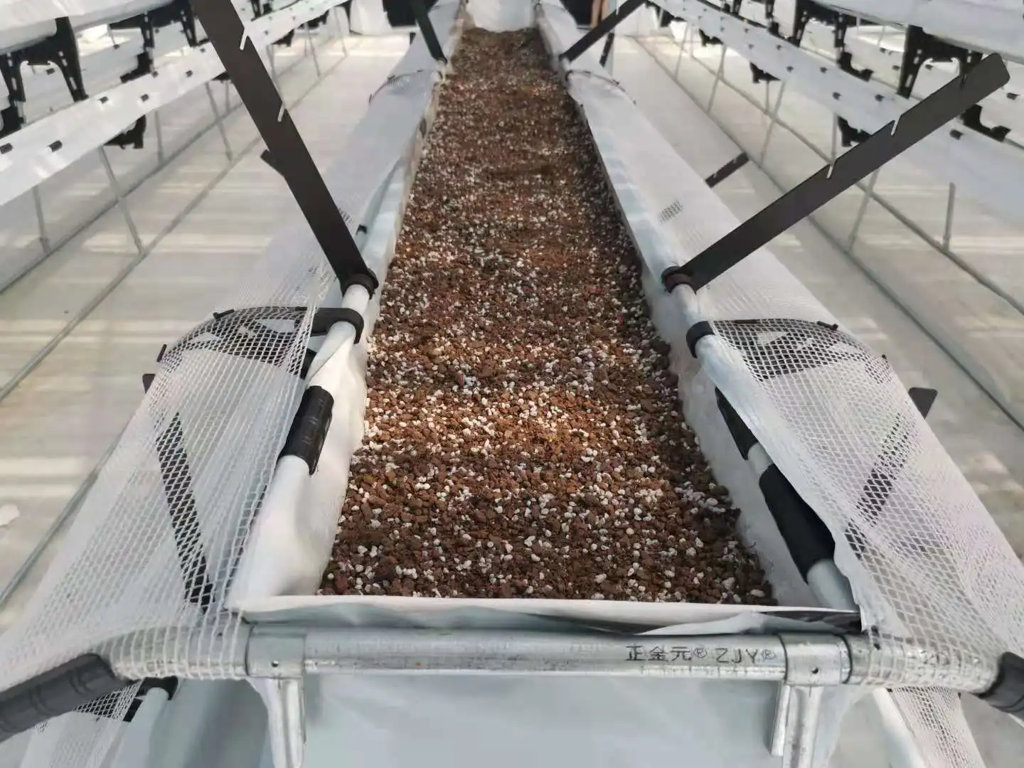 Commerical Pvc Gutter System Hydroponics Strawberry Gutter Greenhouse Hydroponic Planting Gutter