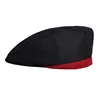 Avant-toit rouge noir