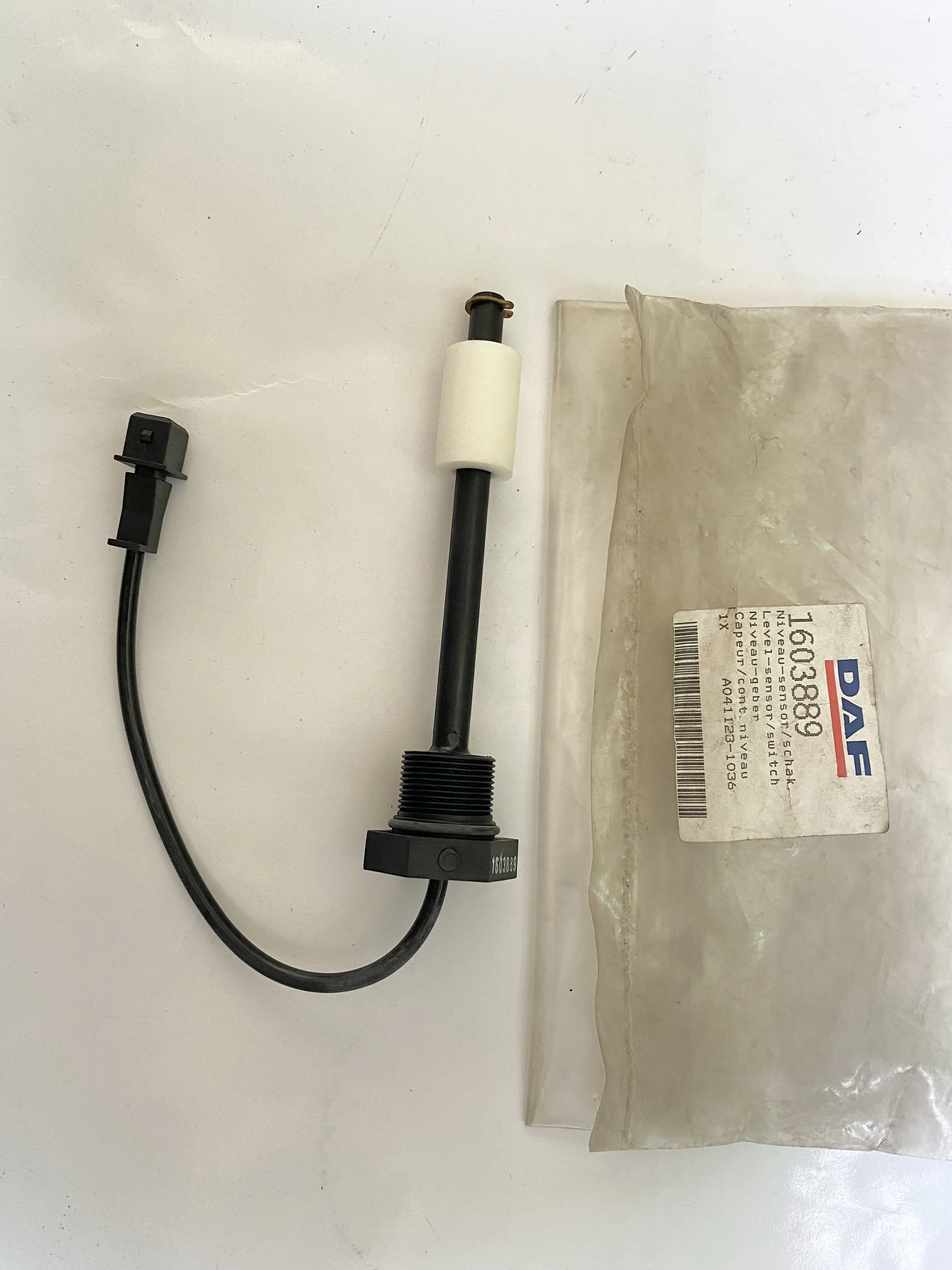 1603889 1670237 DAF coolant level sensor switch| Alibaba.com