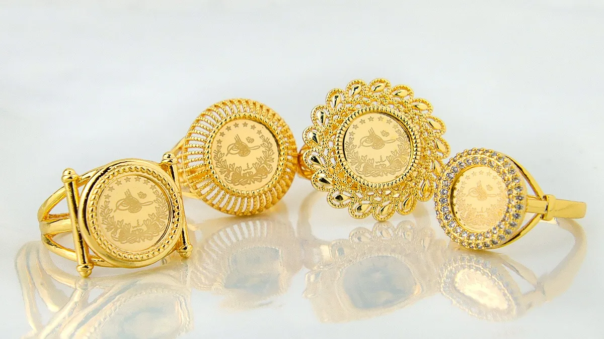 Antique gold coin ring – Karen Liberman Jewellery Pieces