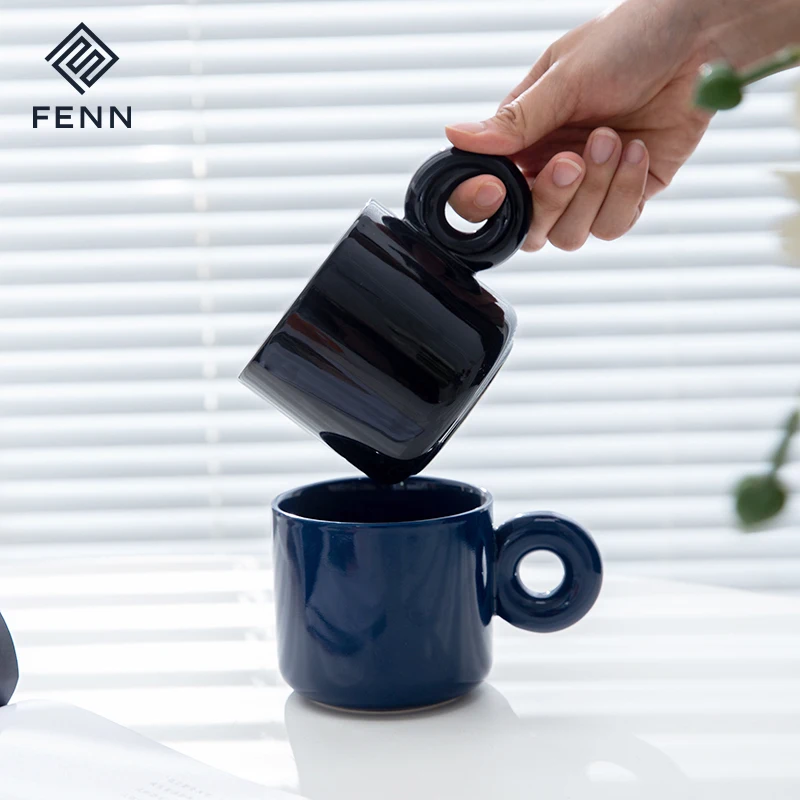 FENN Modern Thick Round Handle Colored Custom Logo Ceramic Mugs Nordic Style Black Glossy Colored Cappuccino Cups Cafe Mug