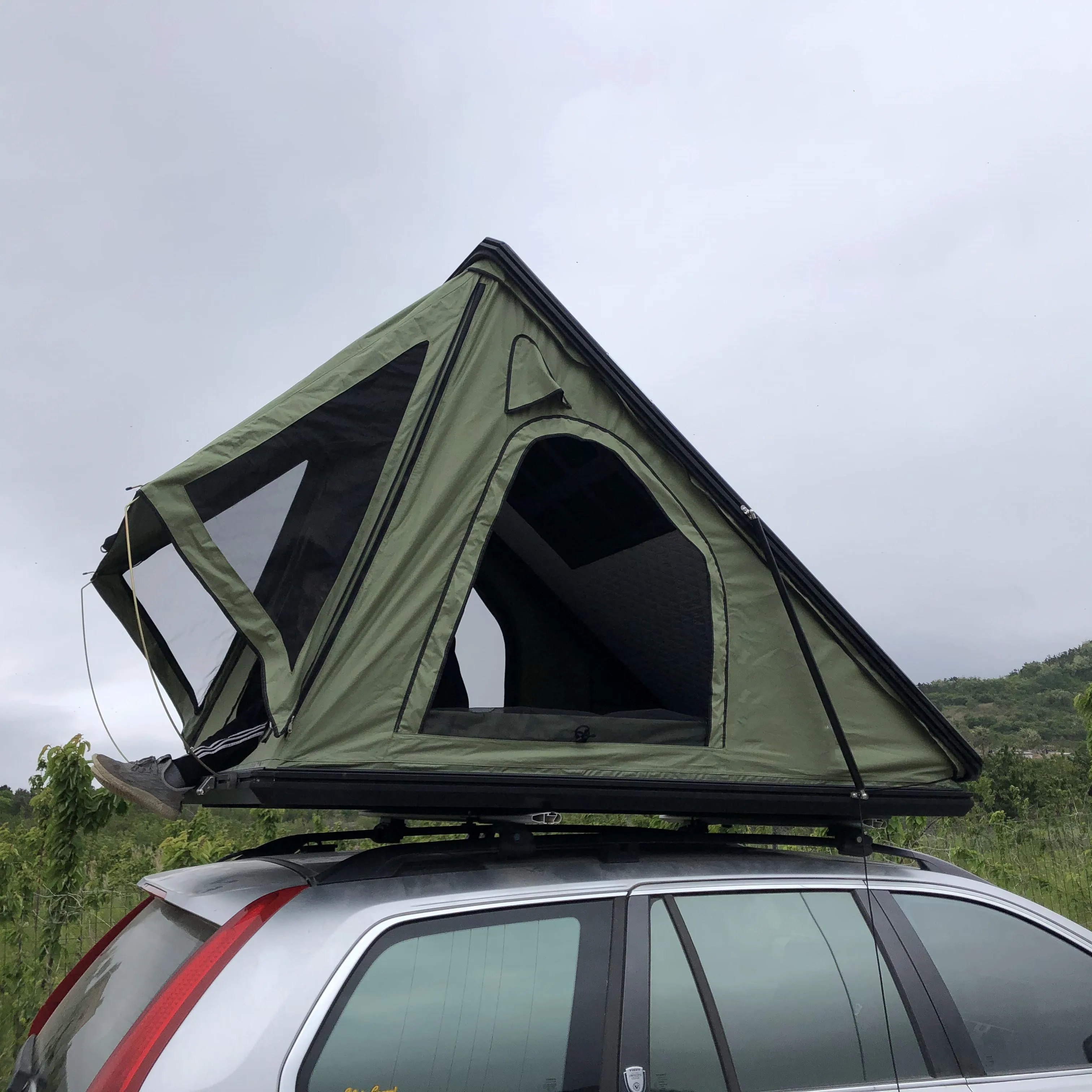 2023 New Arrival Triangle Aluminum Hard Shell Roof Top Tent Waterproof ...