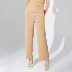 2025 New Women's Casual Western Style Pleated Pants Fashionable Loose Stretch Fish Scale Straight Pants Elastic Waist Decoration